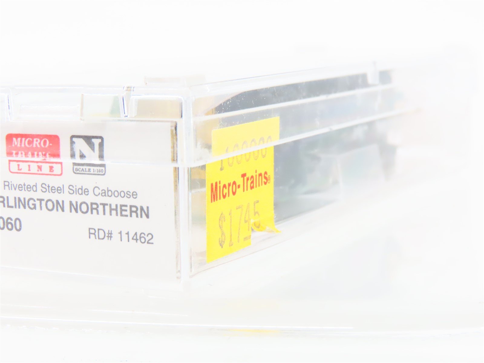 N Scale Micro-Trains MTL 100060 BN Burlington Northern 36' Caboose #11462