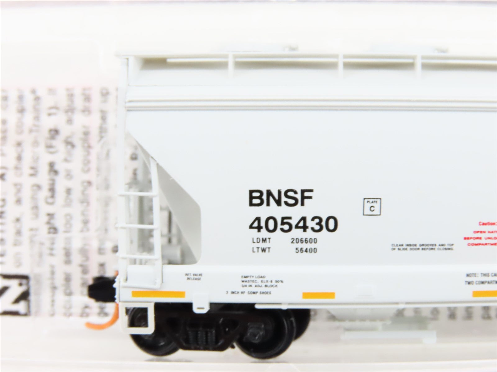 N Scale Micro-Trains MTL 09200282 BNSF Railway 2-Bay Centerflow Hopper #405430