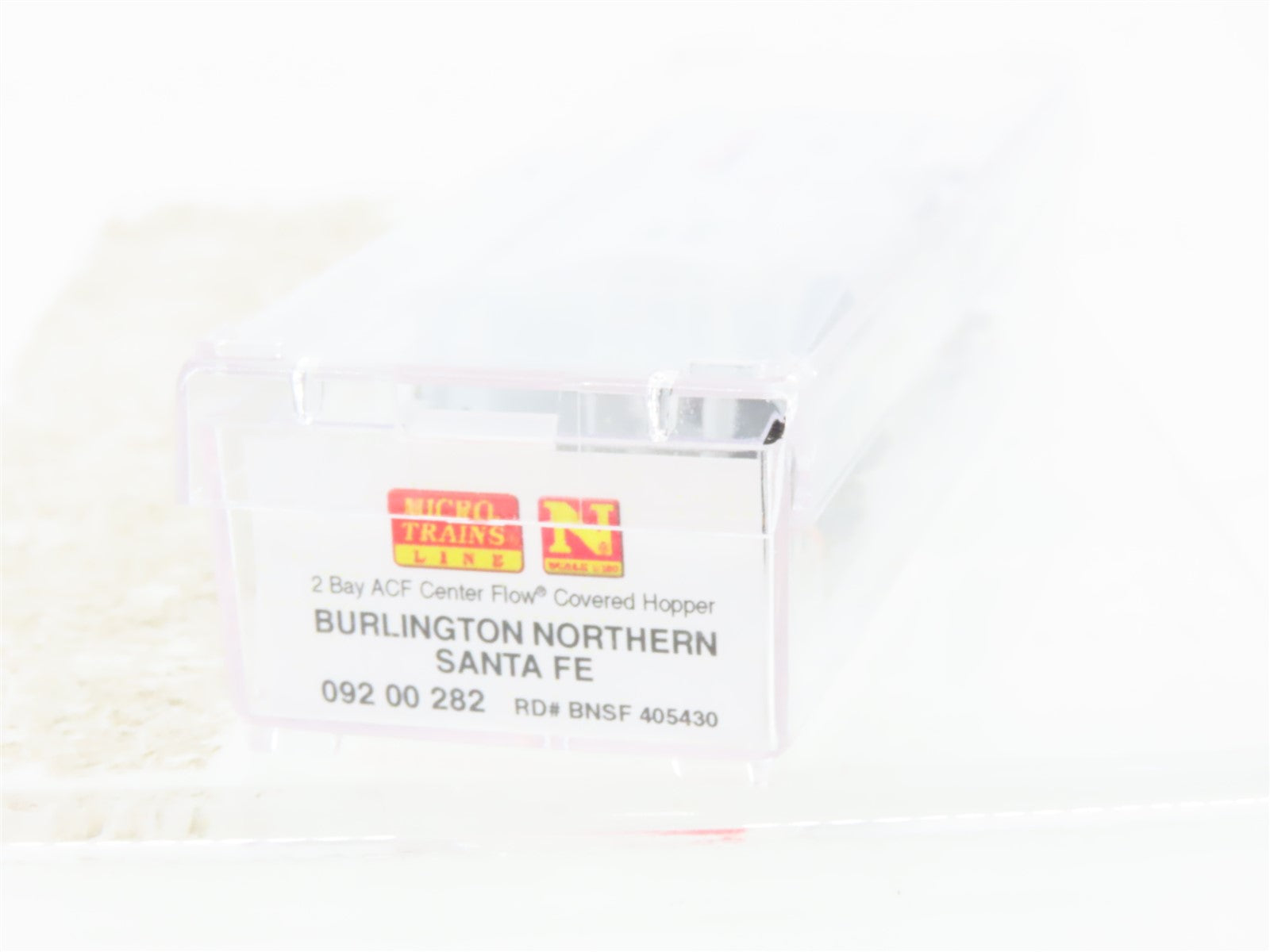 N Scale Micro-Trains MTL 09200282 BNSF Railway 2-Bay Centerflow Hopper #405430