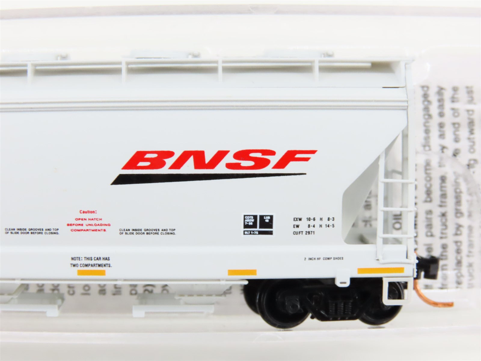 N Scale Micro-Trains MTL 09200281 BNSF Railway 2-Bay Covered Hopper #405426