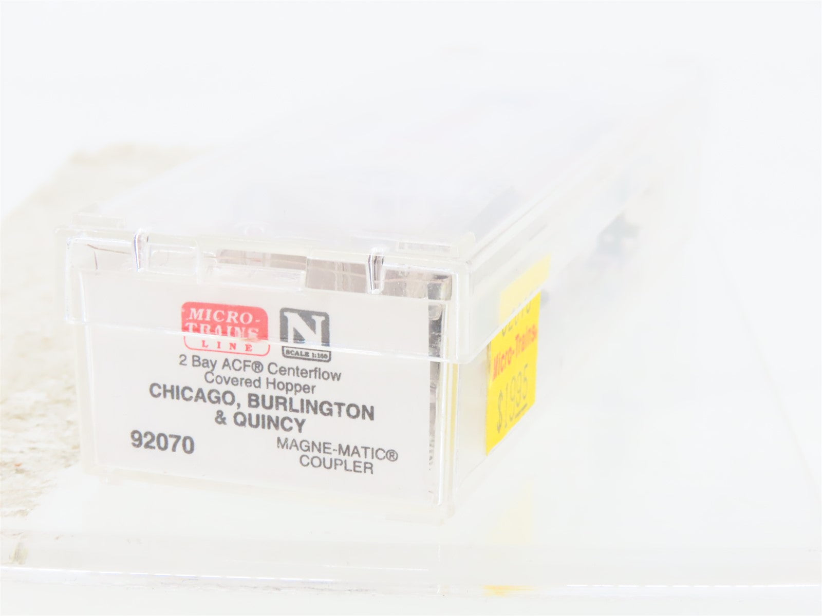 N Micro-Trains MTL 92070 CB&Q Burlington Route 2-Bay Centerflow Hopper #183922