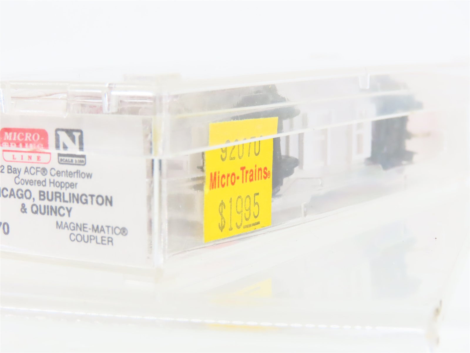 N Micro-Trains MTL 92070 CB&Q Burlington Route 2-Bay Centerflow Hopper #183922