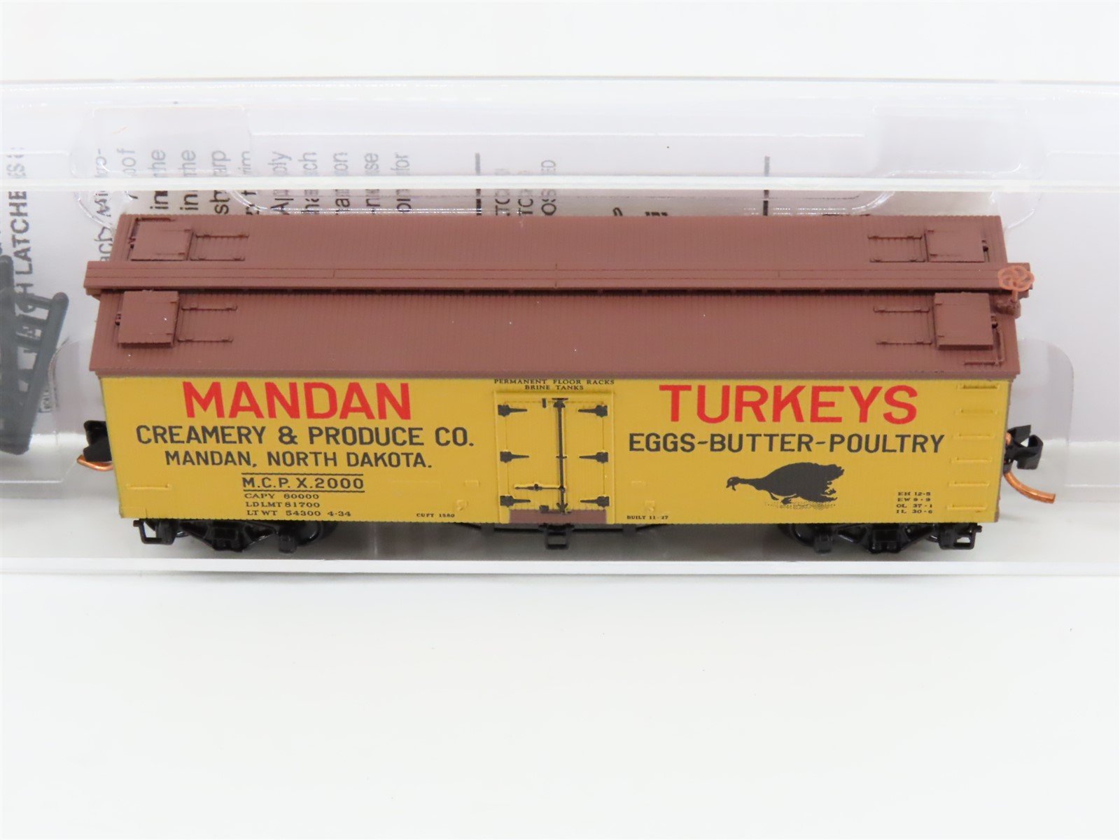 N Scale Micro-Trains MTL 05800090 MCPX Mandan Creamery & Produce 36' Reefer 2000