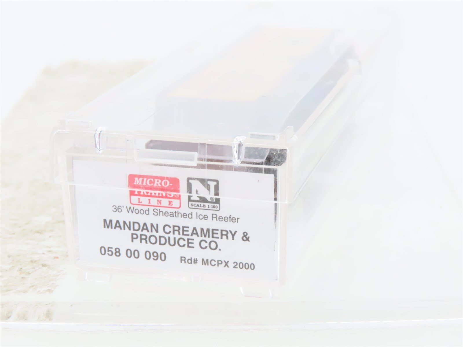 N Scale Micro-Trains MTL 05800090 MCPX Mandan Creamery & Produce 36' Reefer 2000