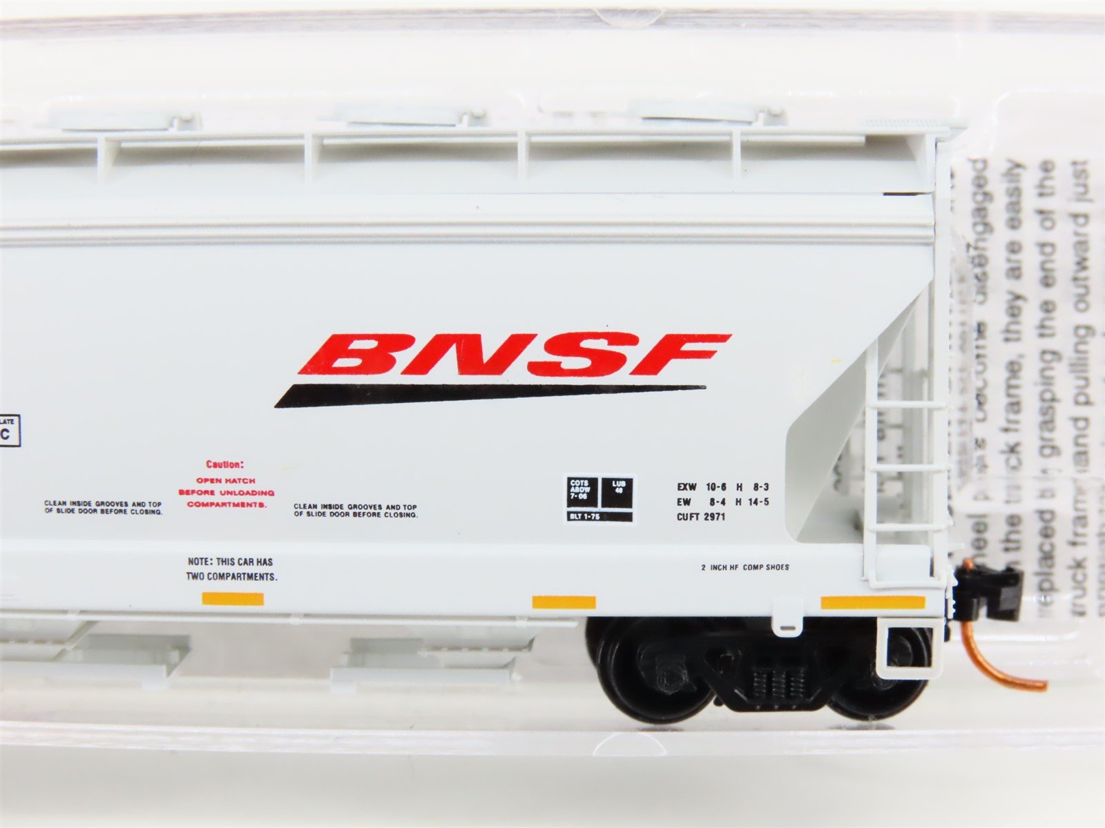 N Scale Micro-Trains MTL 09200281 BNSF Railway 2-Bay Centerflow Hopper #405426