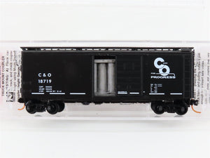N Scale Micro-Trains MTL 02000876 C&O Chesapeake & Ohio 40' Boxcar 18719 w/ Load