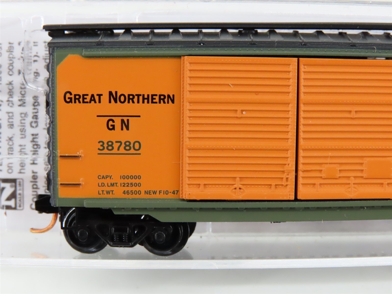 N Scale Micro-Trains MTL 02300312 GN Glacier National Park 40' Box Car #38780