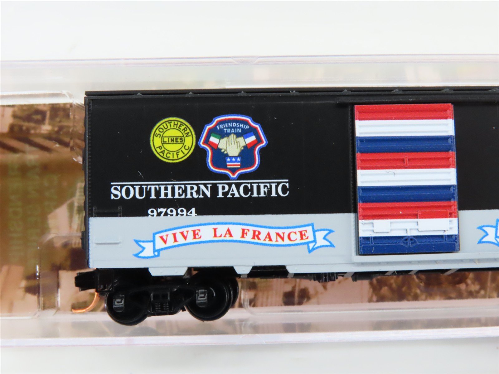 N Micro-Trains MTL 02000027 SP Southern Pacific Friendship 40' Box Car #97994