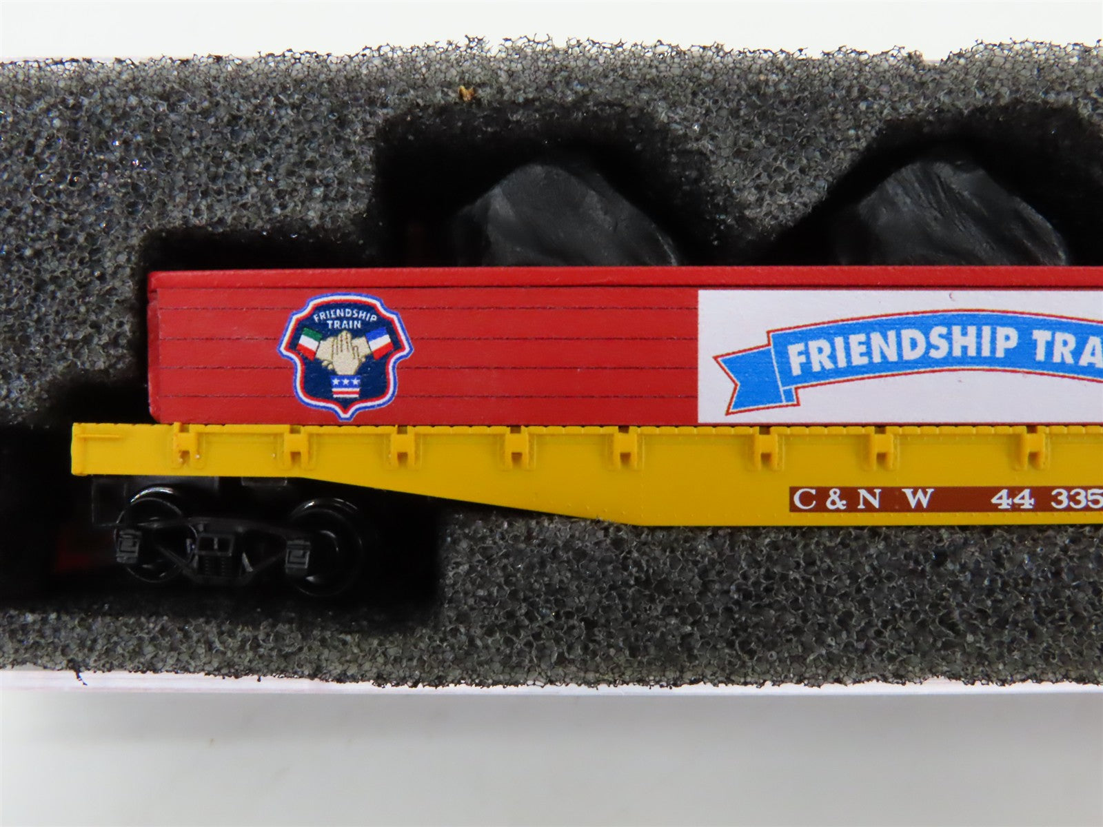 N Scale Micro-Trains MTL 04500460 CNW Friendship Train 50' Flat Car #44335
