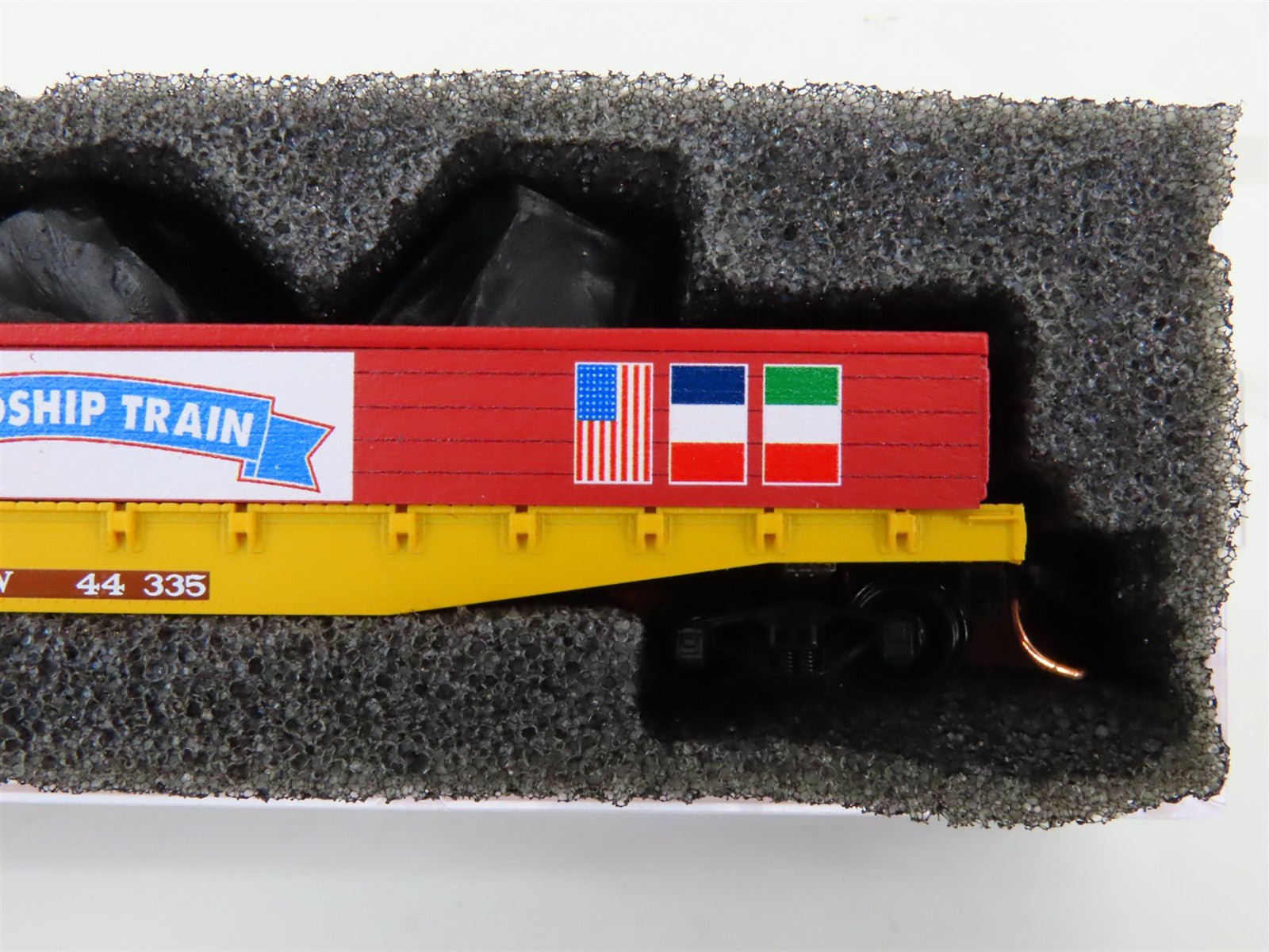 N Scale Micro-Trains MTL 04500460 CNW Friendship Train 50' Flat Car #44335