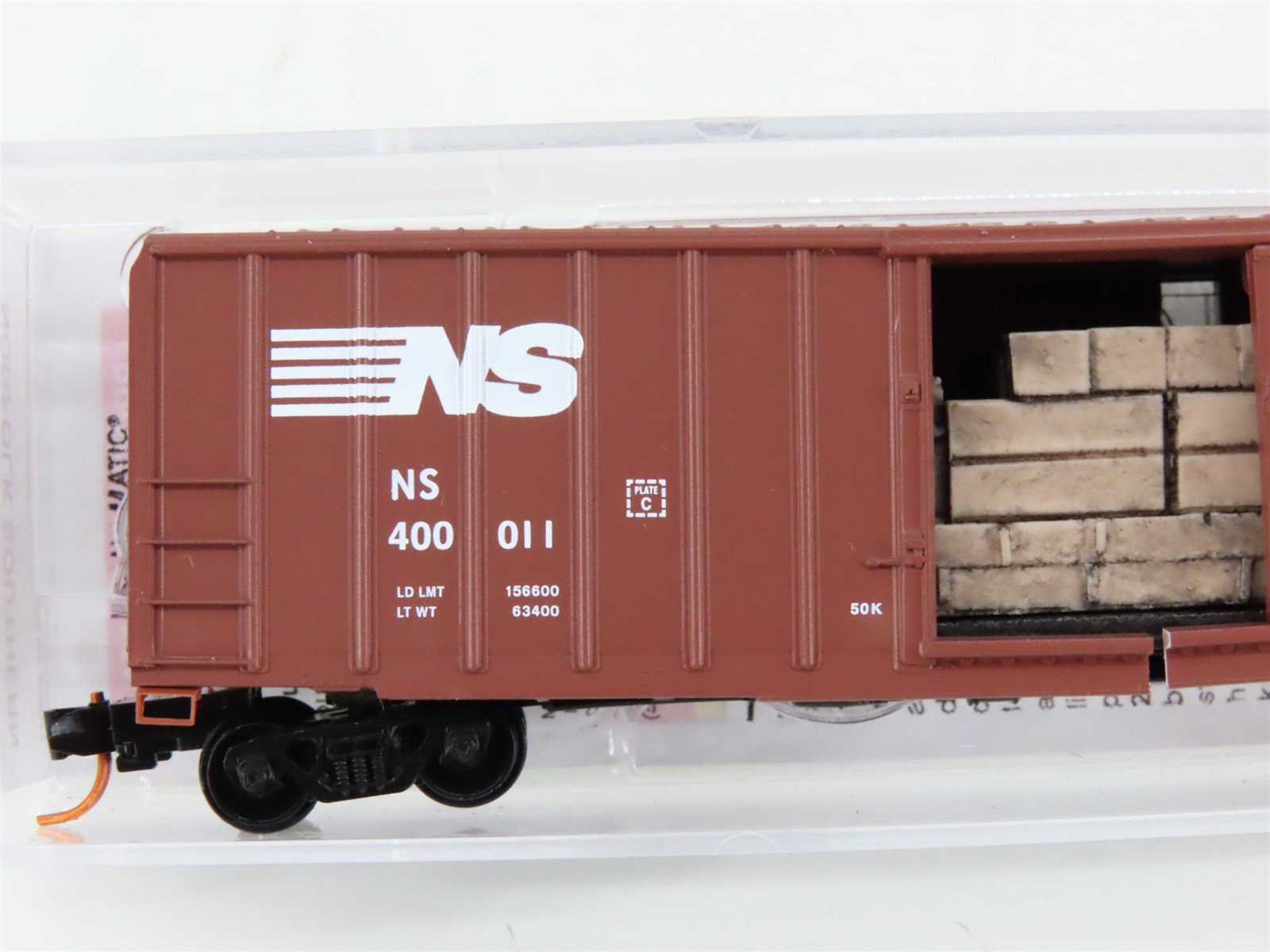N Scale Micro-Trains MTL 02500731 NS Norfolk Southern 50' Boxcar #400011 w/ Load