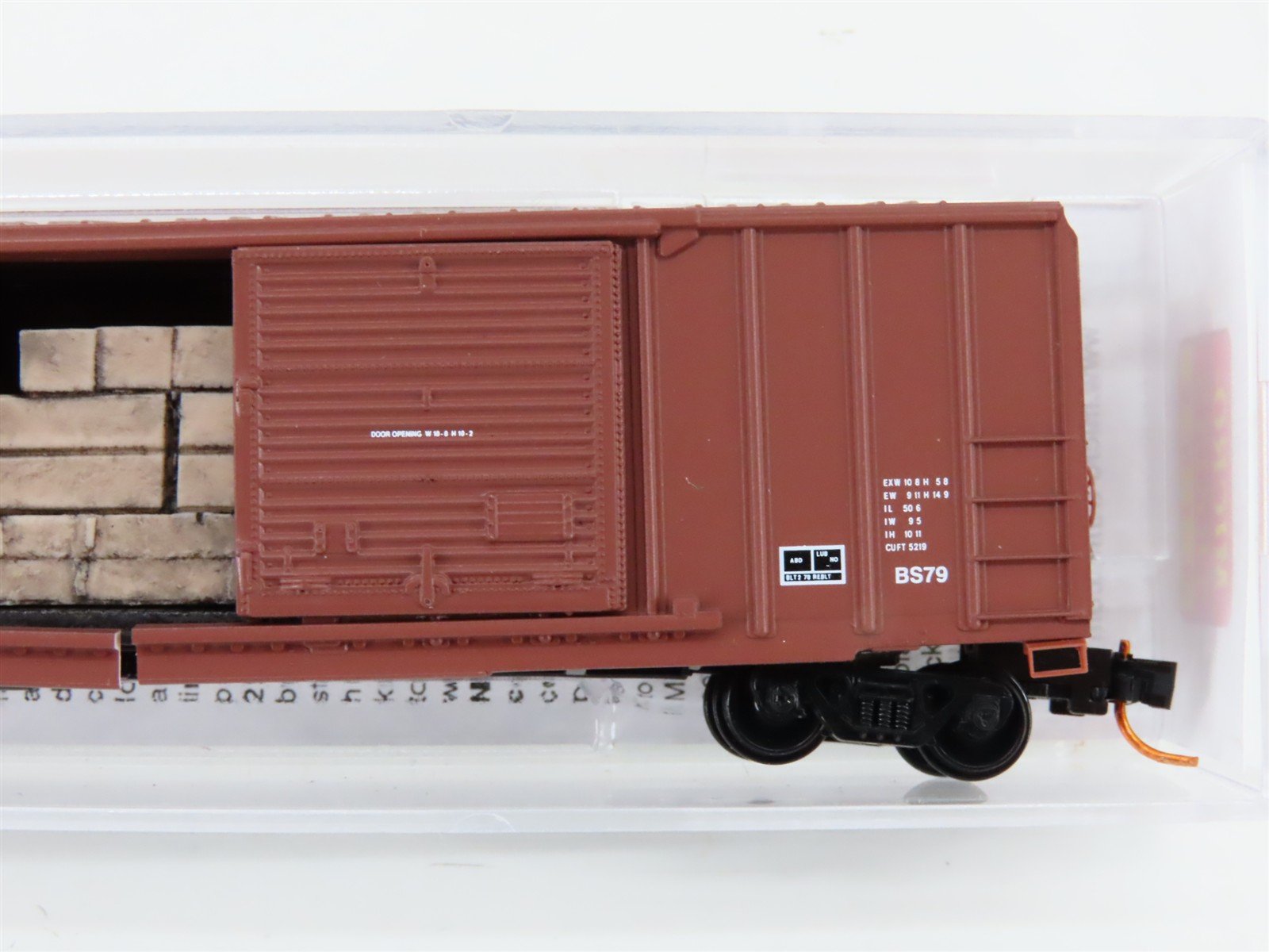 N Scale Micro-Trains MTL 02500731 NS Norfolk Southern 50' Boxcar #400011 w/ Load