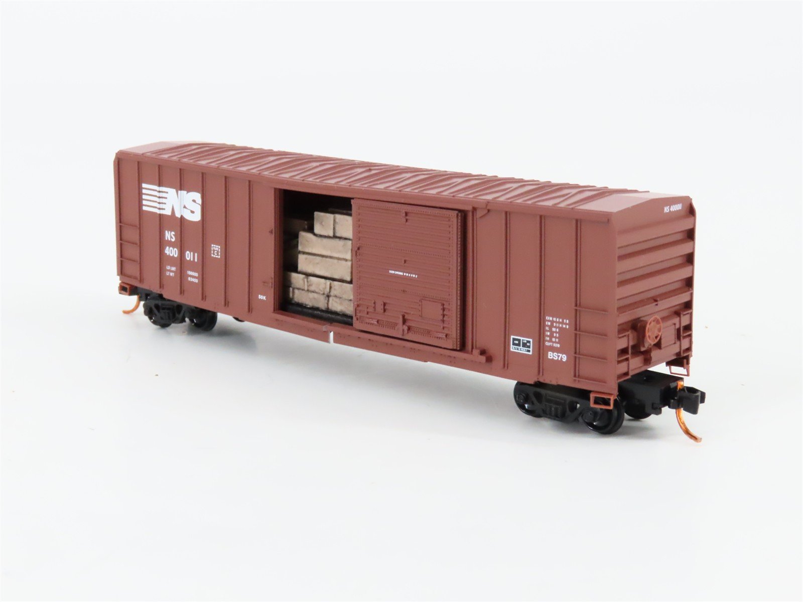 N Scale Micro-Trains MTL 02500731 NS Norfolk Southern 50' Boxcar #400011 w/ Load