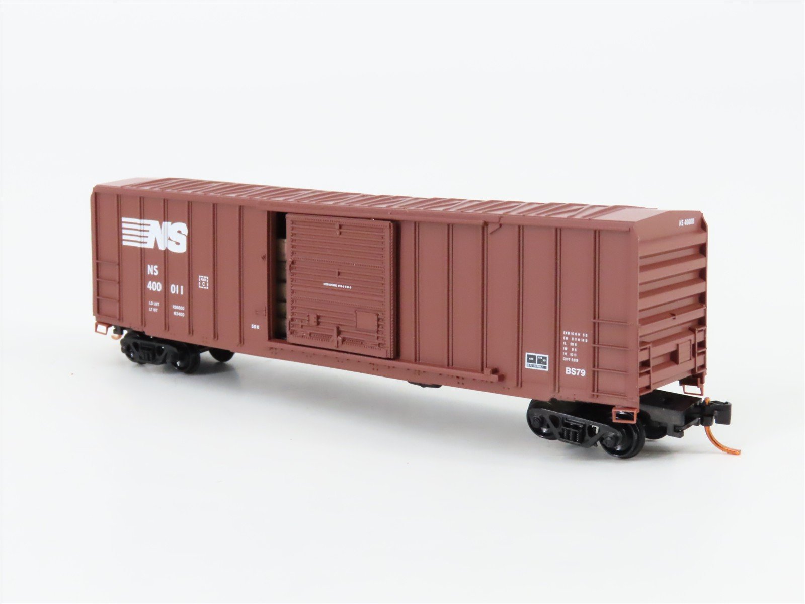 N Scale Micro-Trains MTL 02500731 NS Norfolk Southern 50' Boxcar #400011 w/ Load