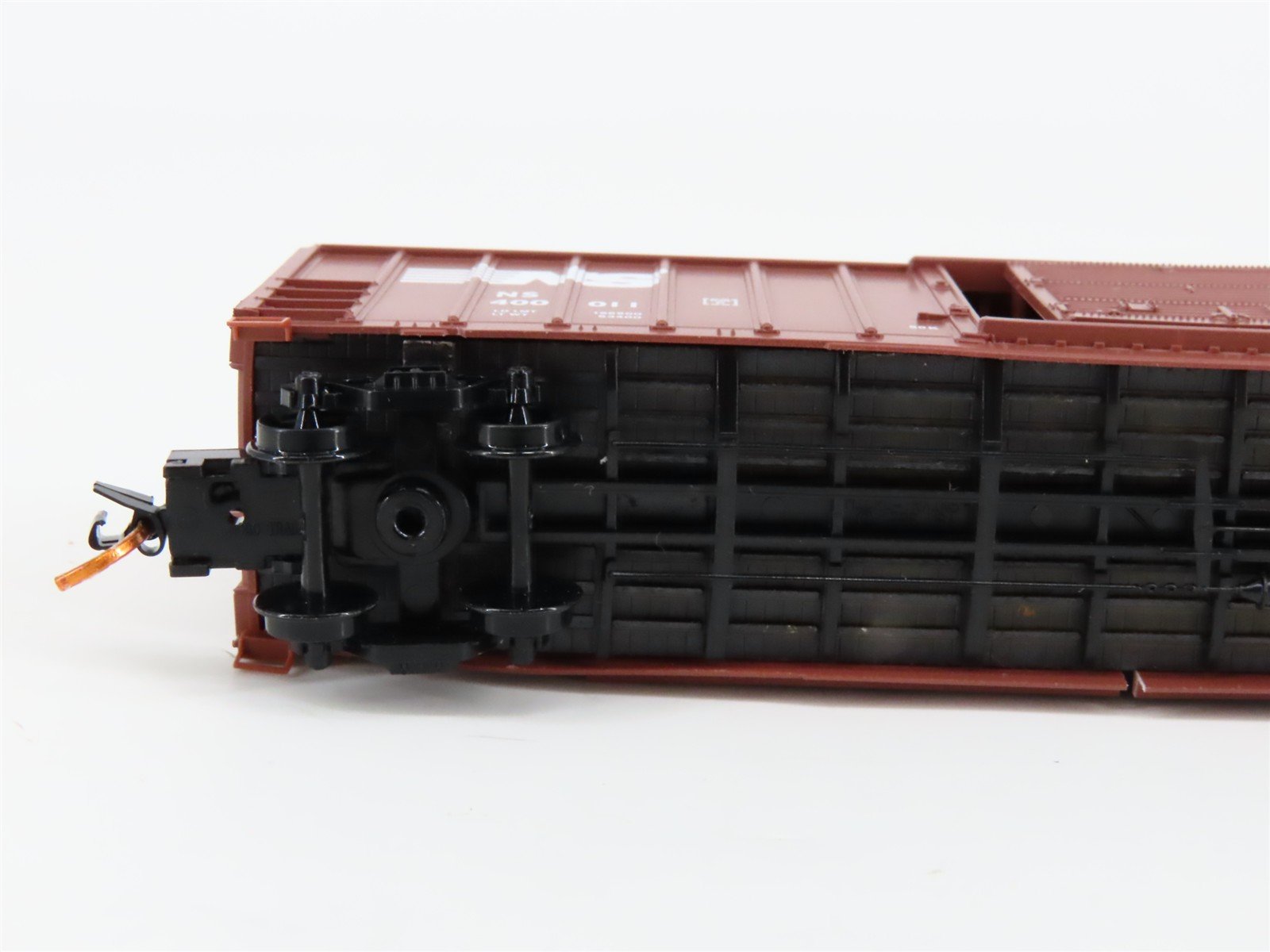 N Scale Micro-Trains MTL 02500731 NS Norfolk Southern 50' Boxcar #400011 w/ Load