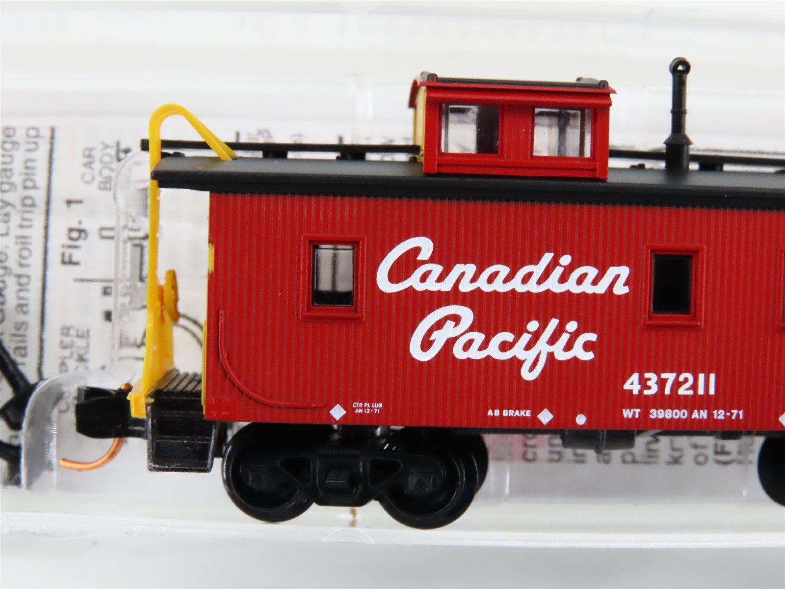 N Scale Micro-Trains MTL 05100240 CP Canadian Pacific 34' Caboose #437211