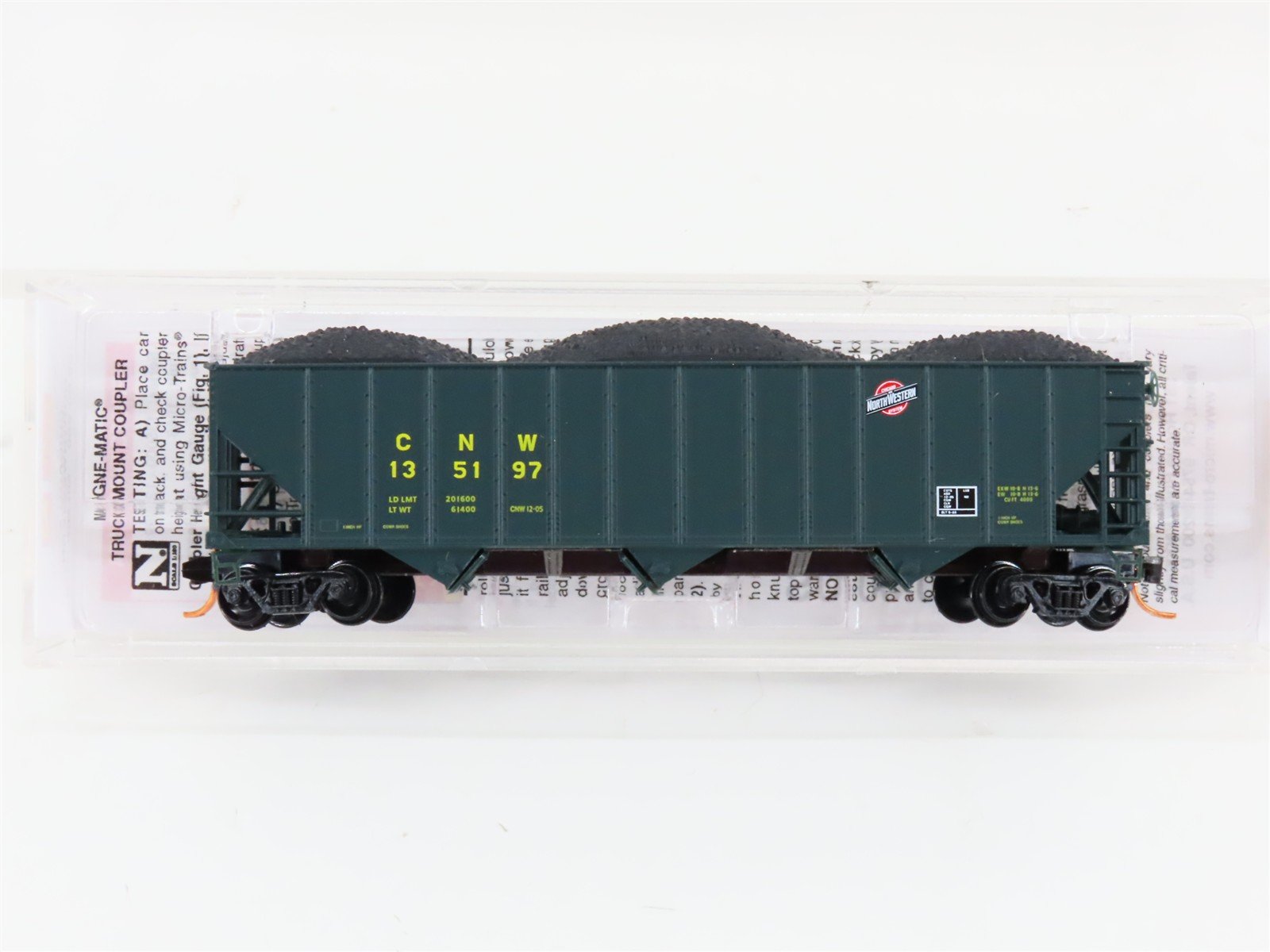 N Scale Micro-Trains MTL 10800250 CNW 3-Bay Hopper #135197 w/ Coal Load