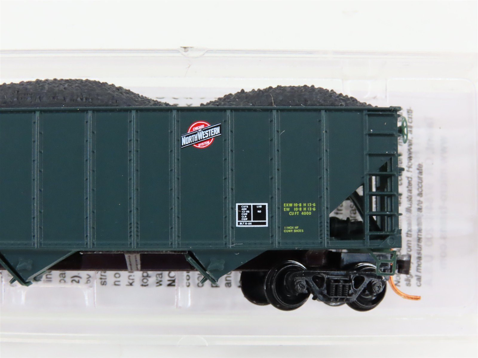 N Scale Micro-Trains MTL 10800250 CNW 3-Bay Hopper #135197 w/ Coal Load