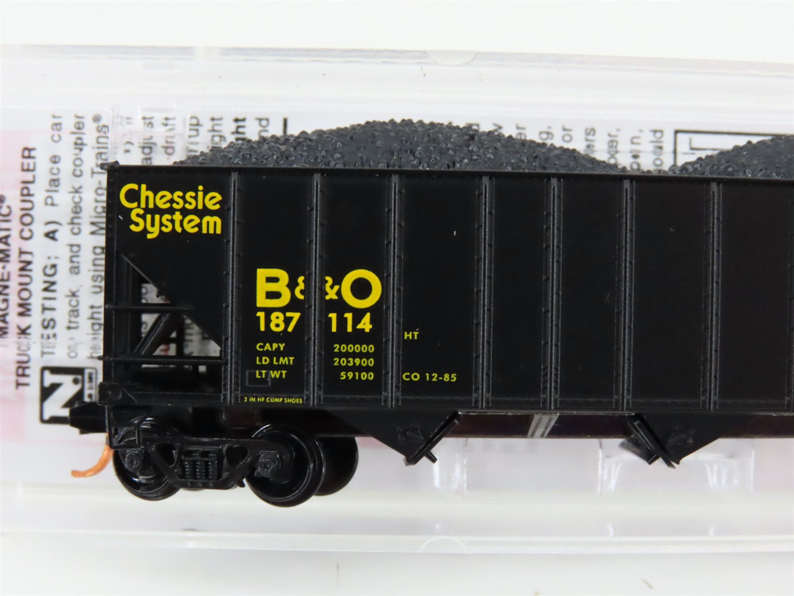 N Scale Micro-Trains MTL 10800240 B&O Chessie System 3-Bay Hopper 187114 w/ Load