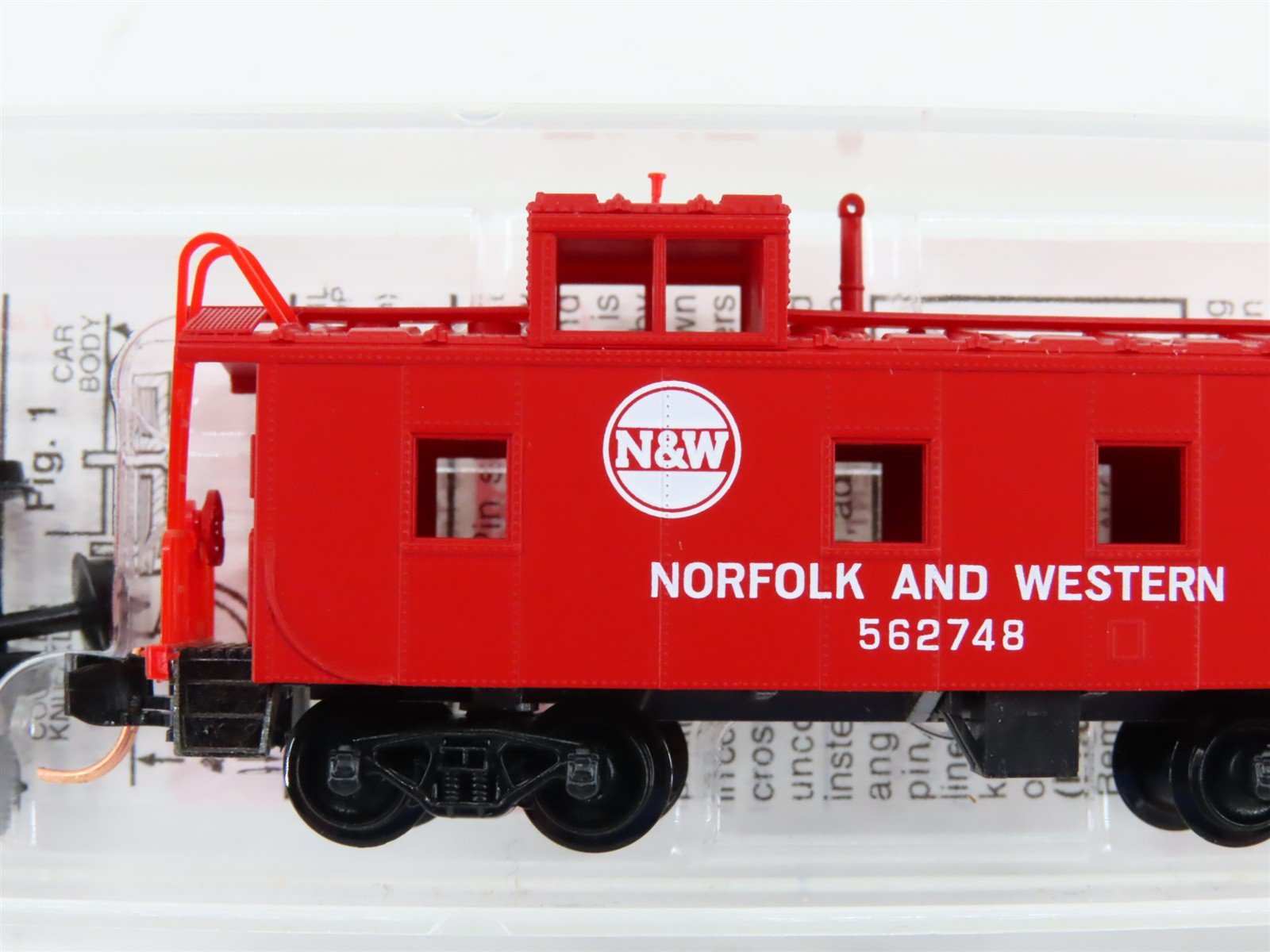N Scale Micro-Trains MTL 100170 N&W Norfolk & Western 36' Caboose #562748
