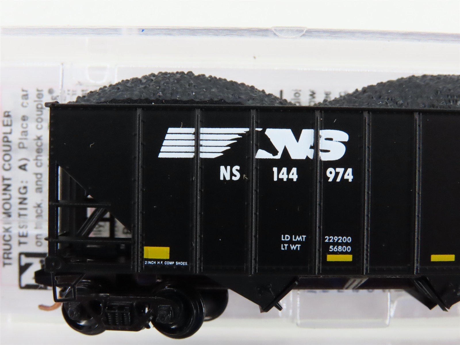 N Micro-Trains MTL 10800281 NS Norfolk Southern 3-Bay Hopper #144974 w/ Load