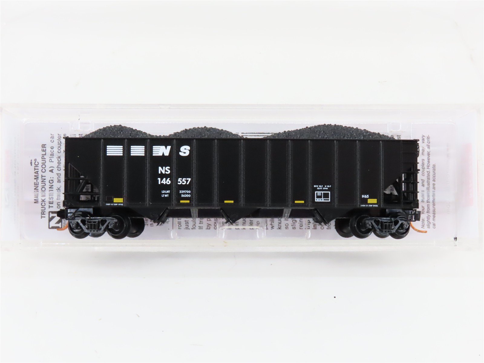 N Micro-Trains MTL 10800191 NS Norfolk Southern 3-Bay Hopper #146557 w/ Load
