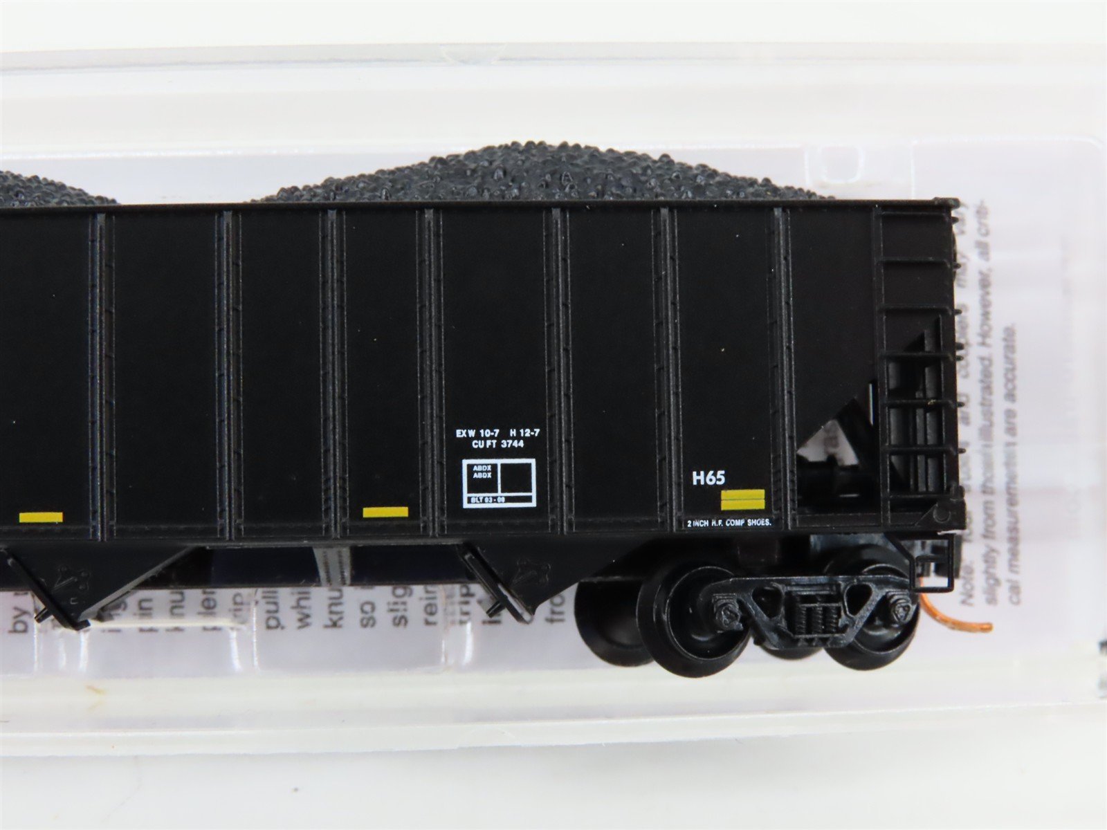 N Micro-Trains MTL 10800191 NS Norfolk Southern 3-Bay Hopper #146557 w/ Load