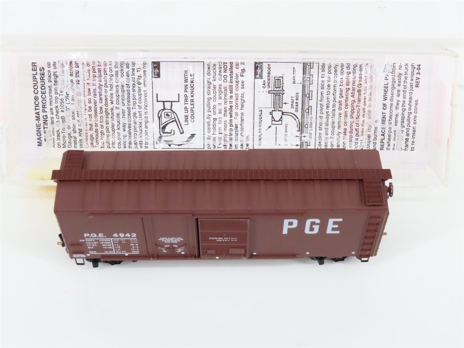 N Scale Micro-Trains MTL 22070 PGE Pacific Great Eastern 40' Box Car #4942