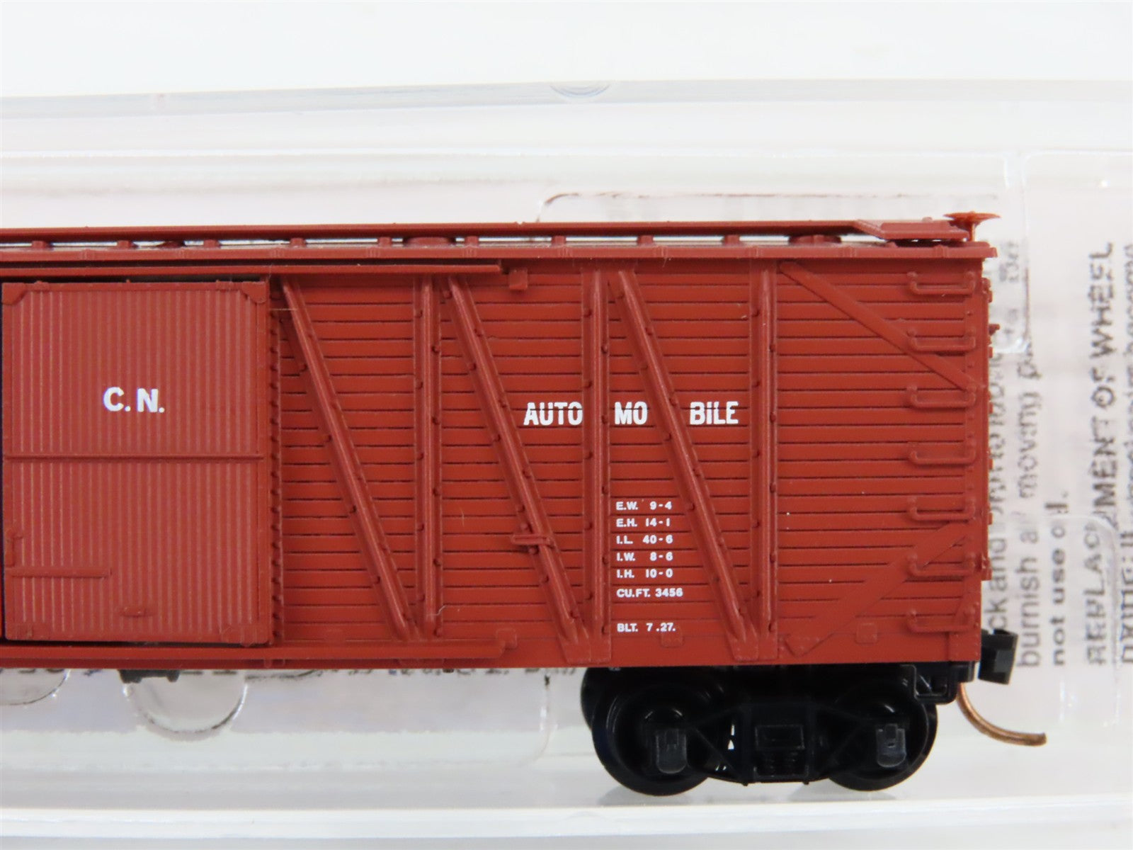 N Scale Micro-Trains MTL 40010 CN Canadian National 40' Box Car #582593