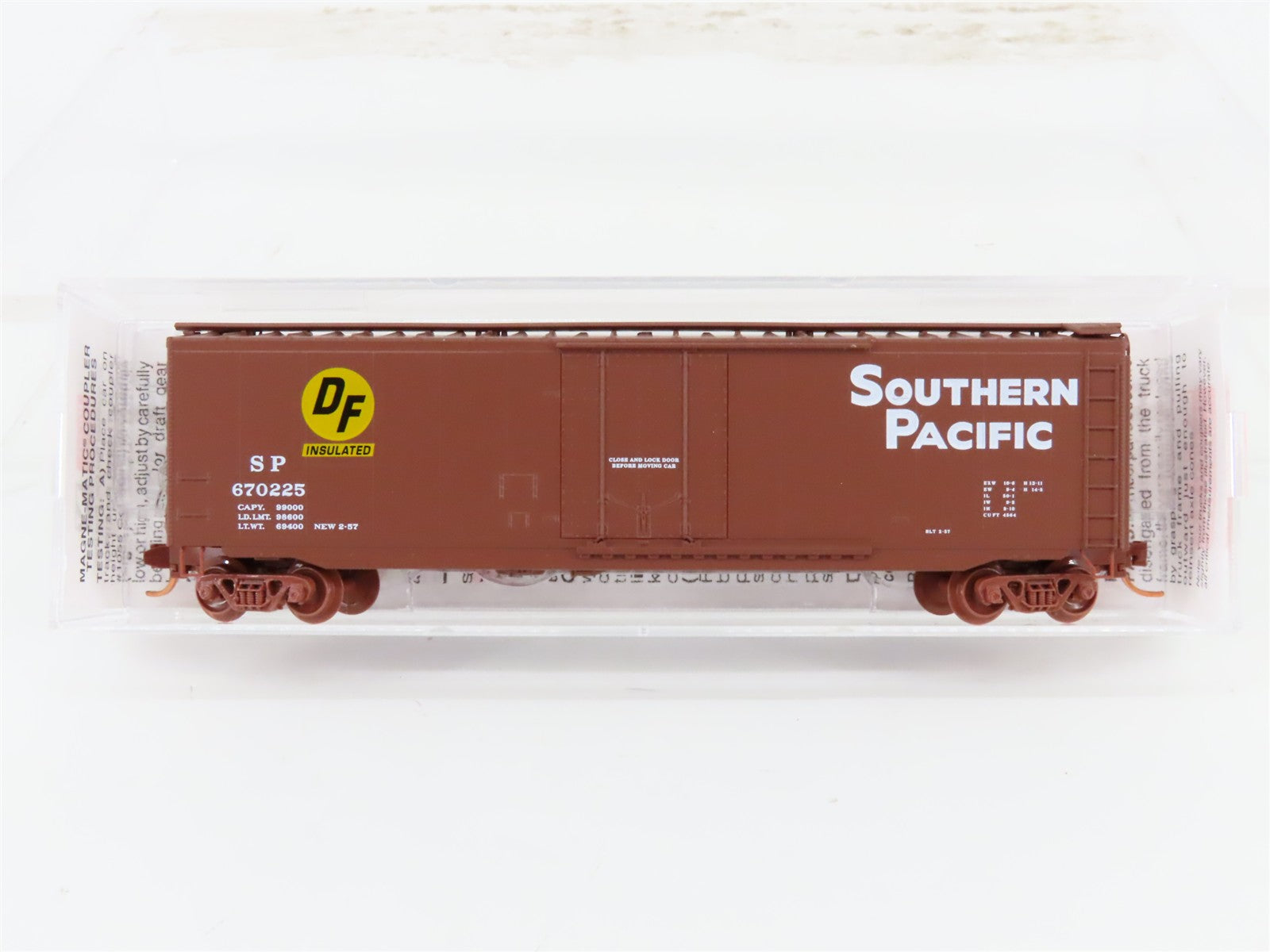 N Scale Micro-Trains MTL 32380 SP Southern Pacific 50' Box Car #670225