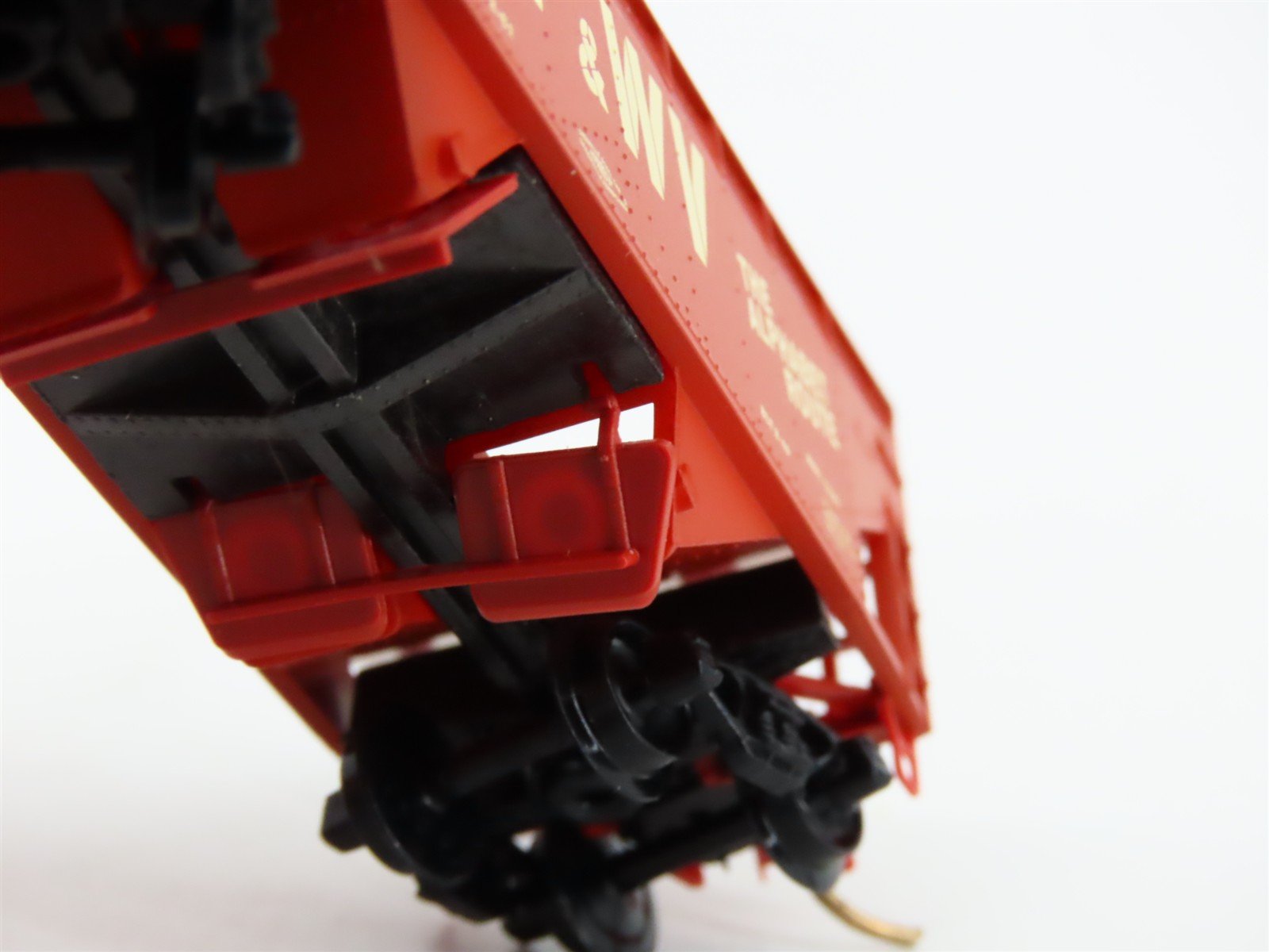 N Scale Micro-Trains MTL 55260 P&WV The Alphabet Route 2-Bay Open Hopper #380