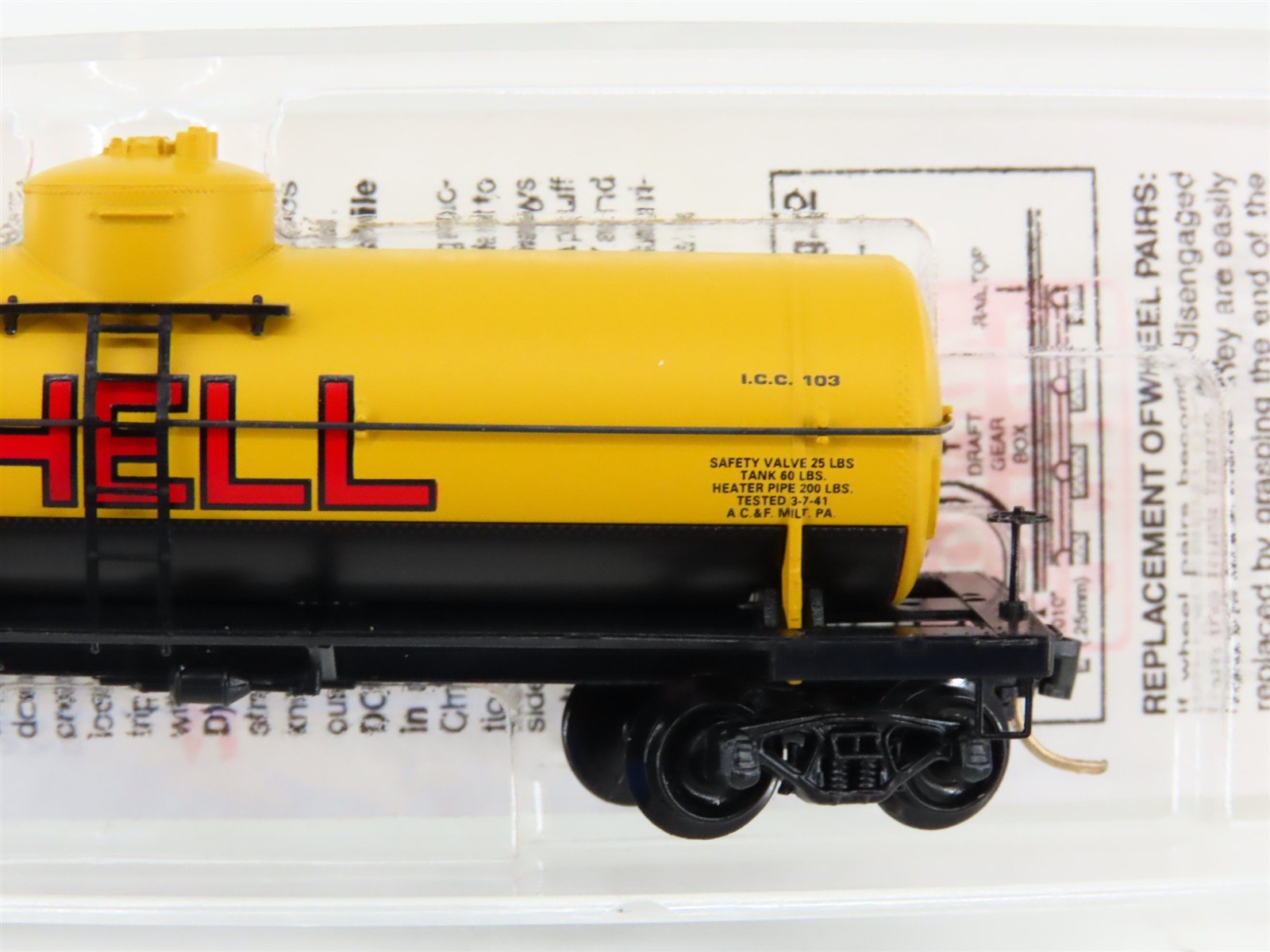 N Scale Micro-Trains MTL 65090 SCCX Shell Oil 39' Single Dome Tank Car #1103