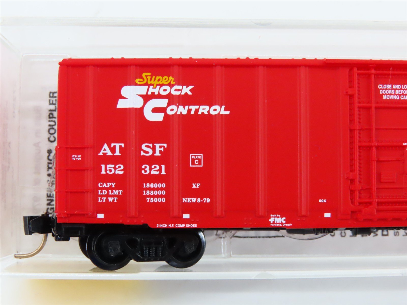 N Scale Micro-Trains MTL 27250 ATSF Santa Fe Shock Control 50' Box Car #152321