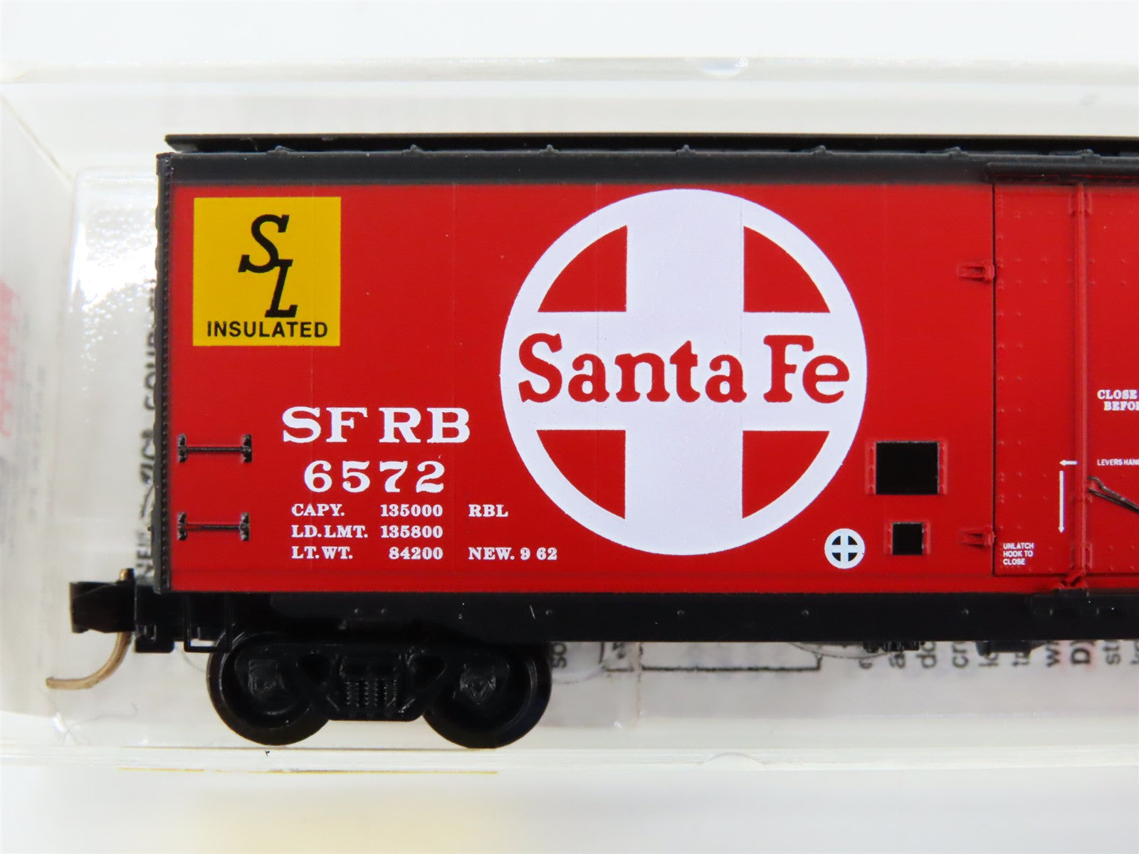 N Scale Micro-Trains MTL 32350 SFRB Santa Fe Shock Control 50' Box Car #6572
