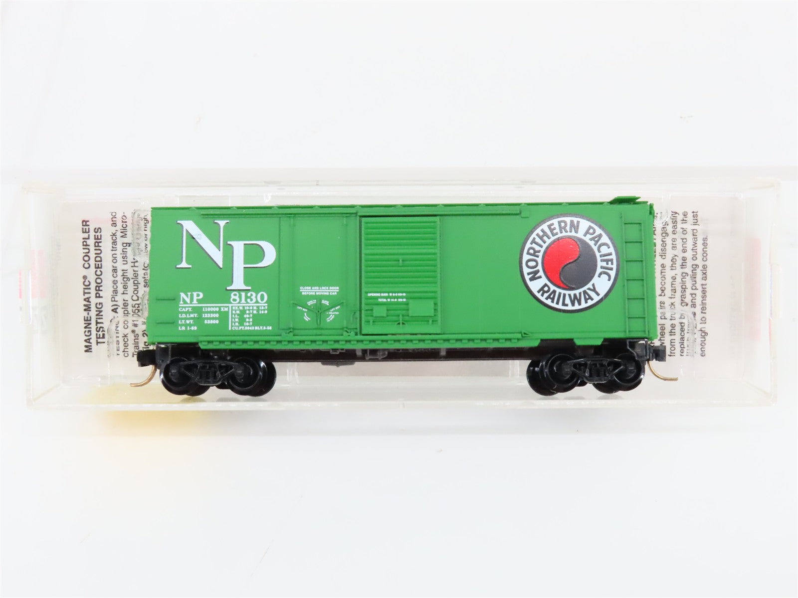 N Scale Micro-Trains MTL 22090 NP Northern Pacific 40' Box Car #8130