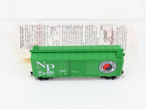 N Scale Micro-Trains MTL 22090 NP Northern Pacific 40' Box Car #8130