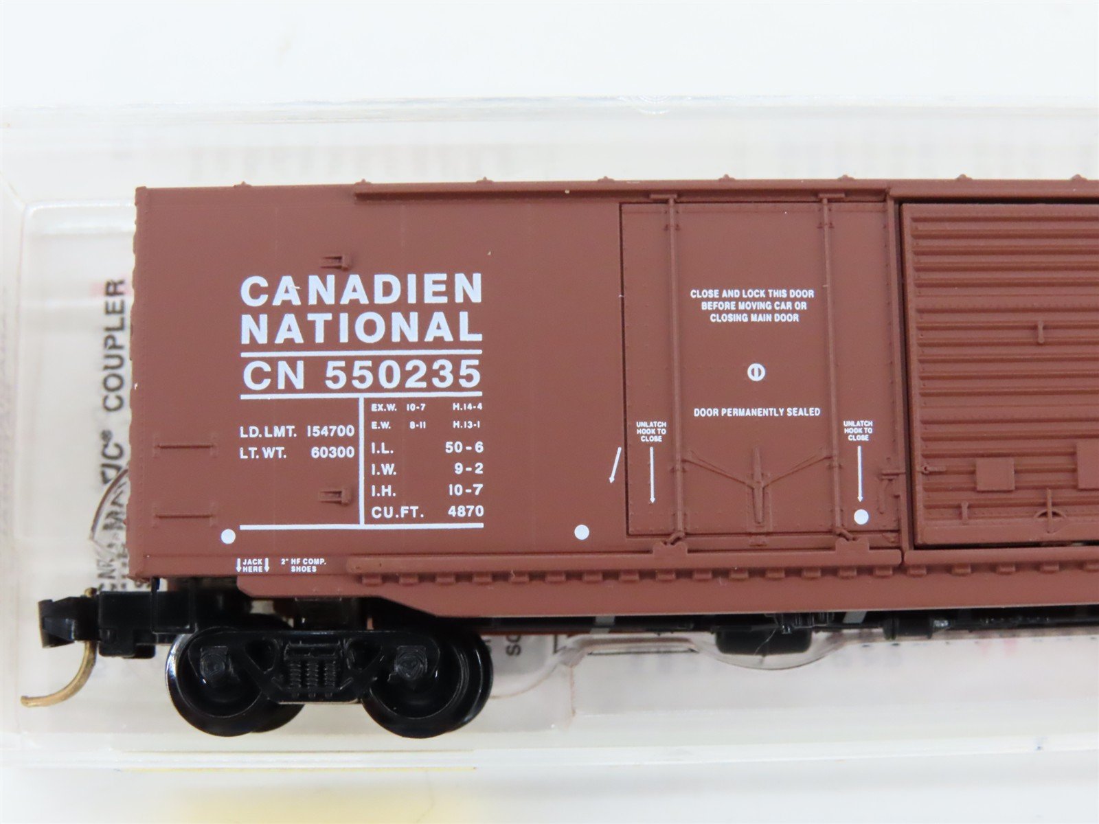 N Scale Micro-Trains MTL 76010 CN Canadian National 50' Box Car #550235