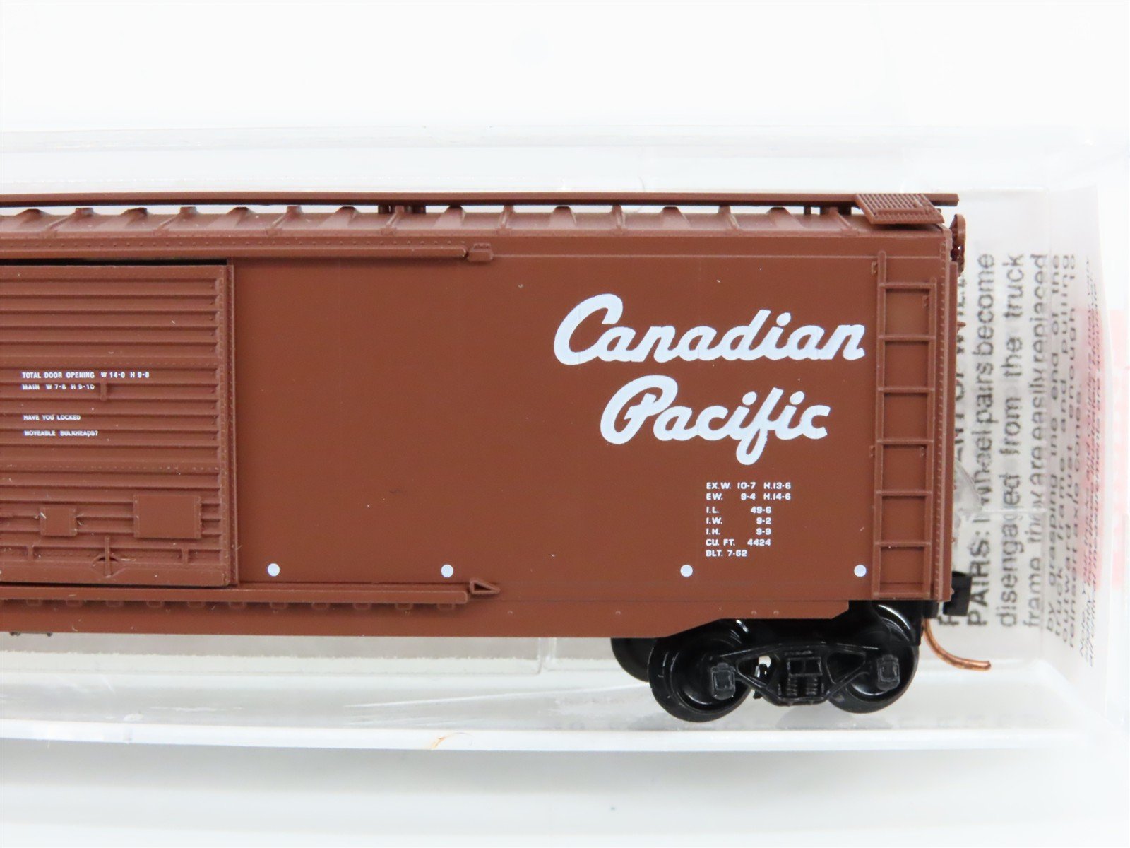 N Scale Micro-Trains MTL 33140 CP Canadian Pacific 50' Standard Boxcar #49201