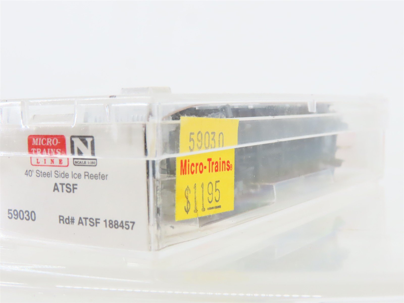 N Scale Micro-Trains MTL 59030 ATSF Santa Fe 40' Steel Ice Reefer #188457