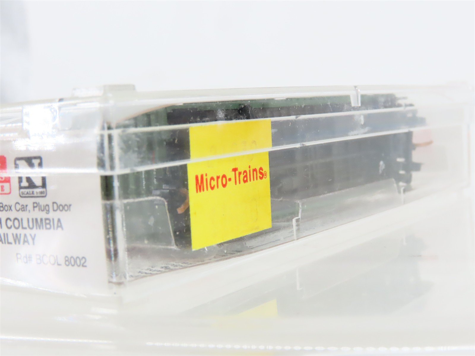N Scale Micro-Trains MTL 21230 BCOL British Columbia 40' Standard Boxcar #8002