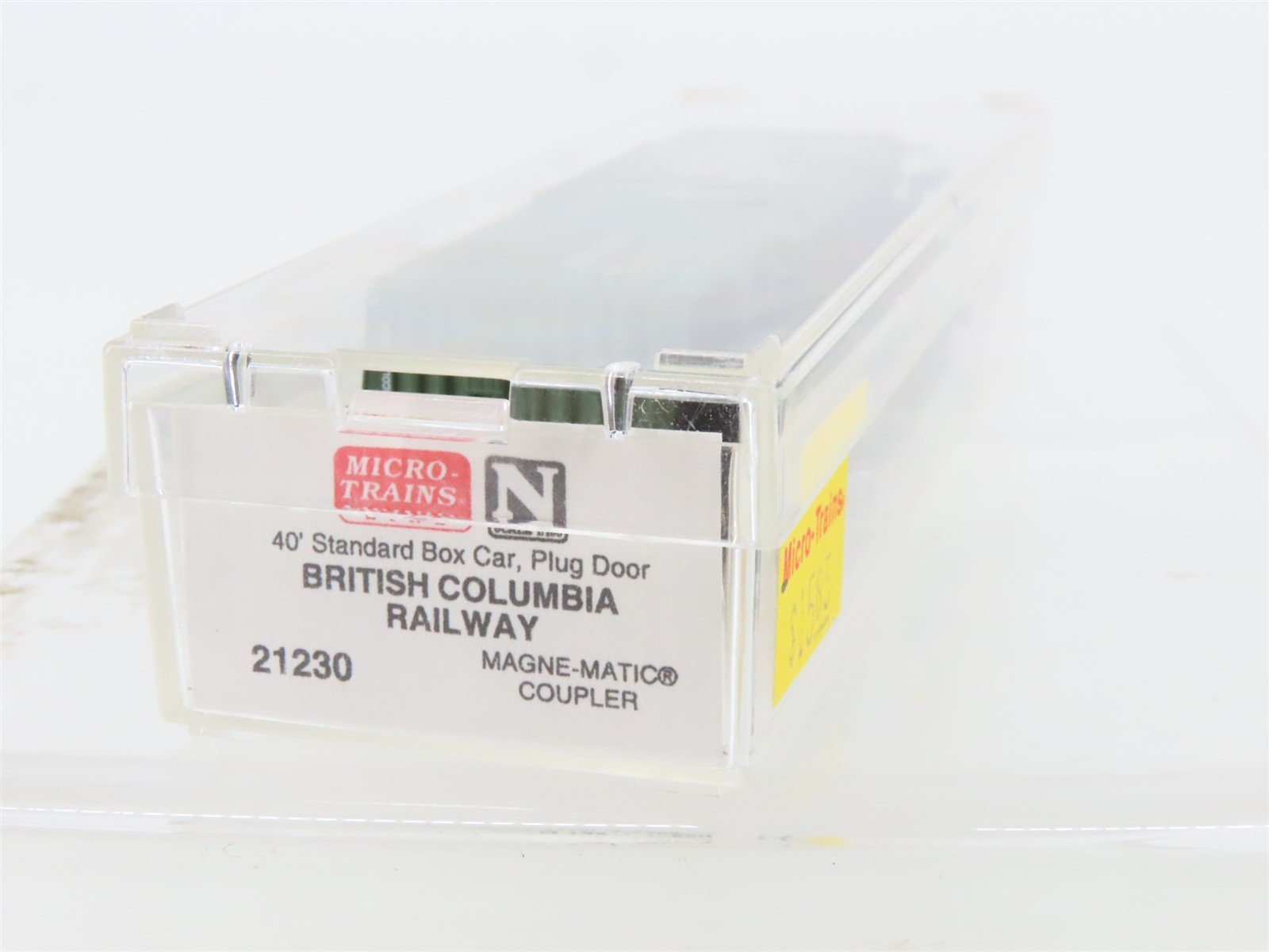 N Scale Micro-Trains MTL 21230 BCOL British Columbia 40' Standard Boxcar #8002