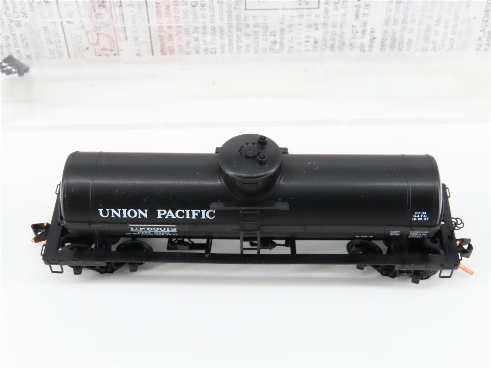 N Scale Micro-Trains MTL 65180 UP Union Pacific 39' Single Dome Tankcar #69019