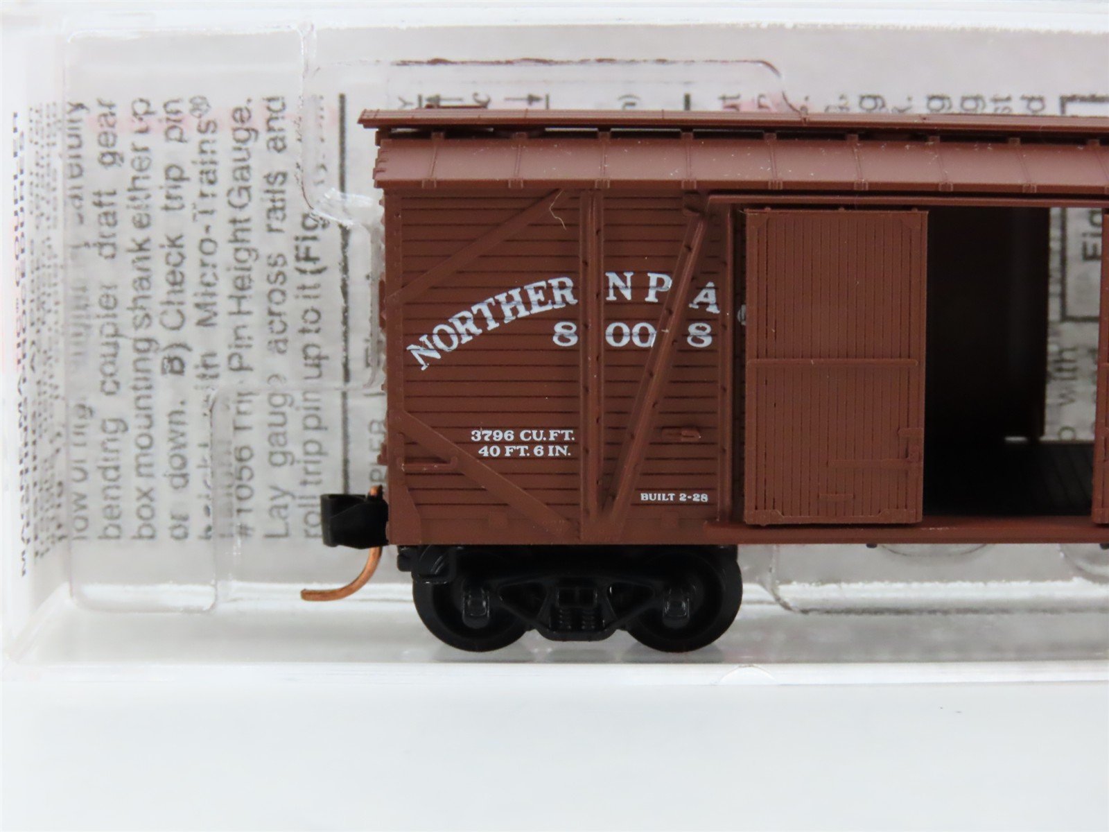 N Scale Micro-Trains MTL 29030 NP Northern Pacific 40' Braced Boxcar #8008