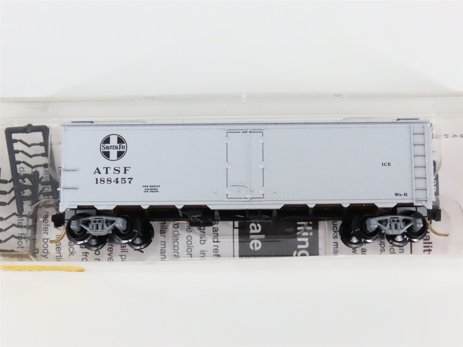 N Scale Micro-Trains MTL 59030 ATSF Santa Fe 40' Steel Ice Reefer #188457