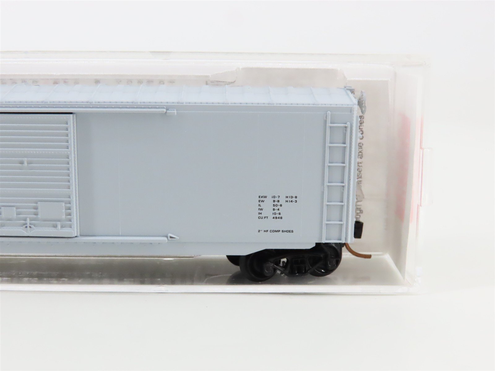 N Scale Micro-Trains MTL 77040 USN United States Navy 50' Boxcar #61-05146
