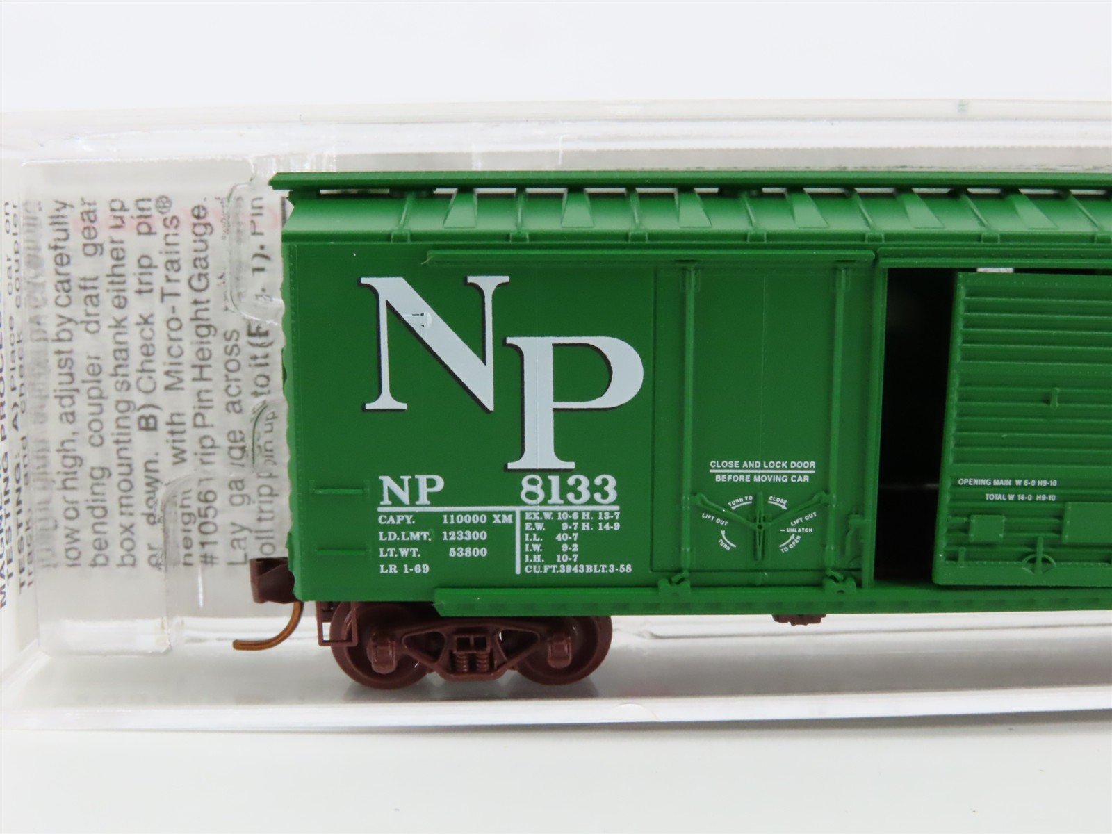 N Scale Micro-Trains MTL 22090 NP Northern Pacific 40' Boxcar #8133