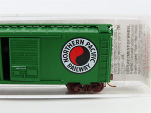 N Scale Micro-Trains MTL 22090 NP Northern Pacific 40' Boxcar #8133
