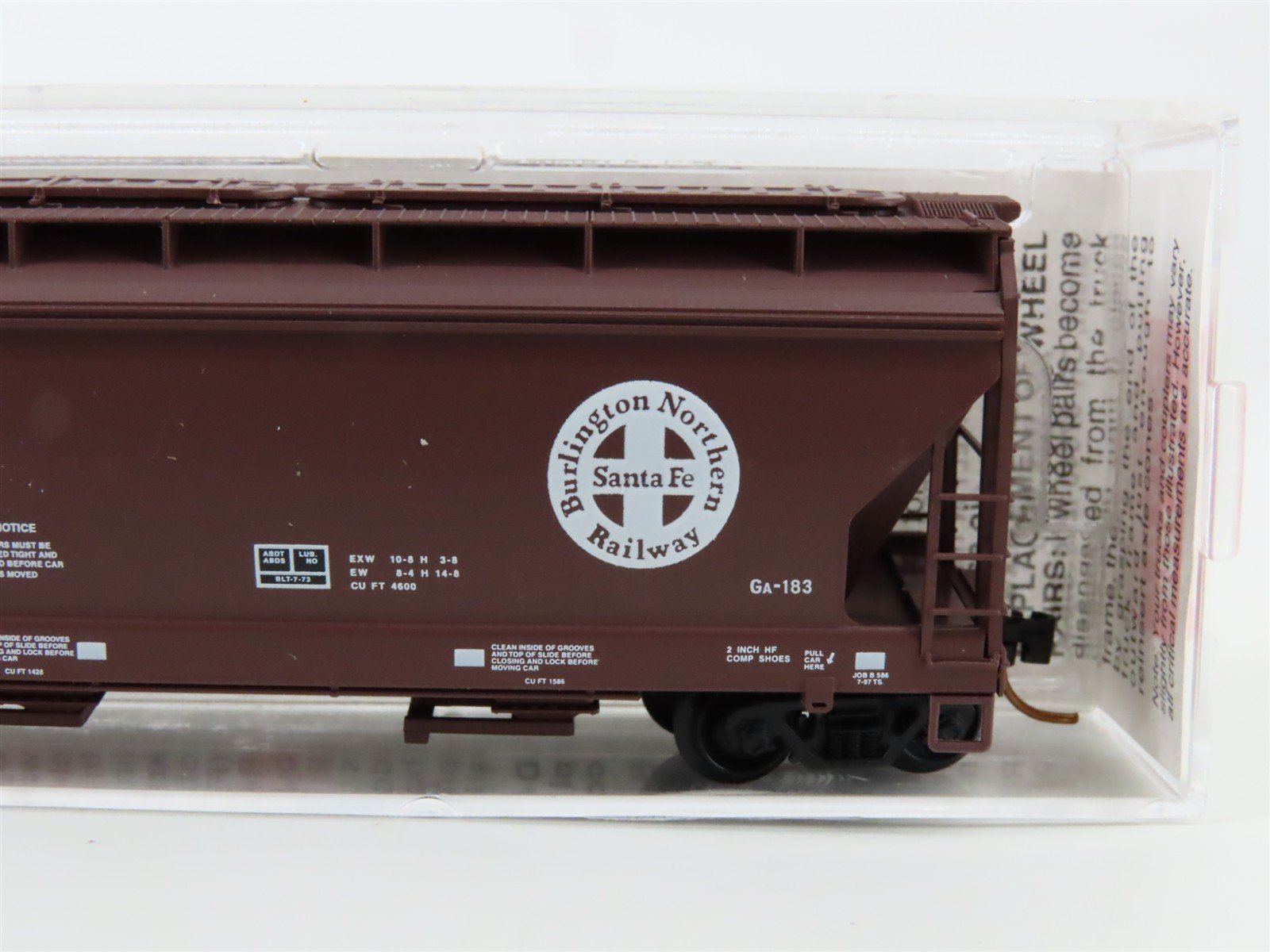 N Scale Micro-Trains MTL 94180 BNSF Railway 3-Bay Covered Hopper #420505