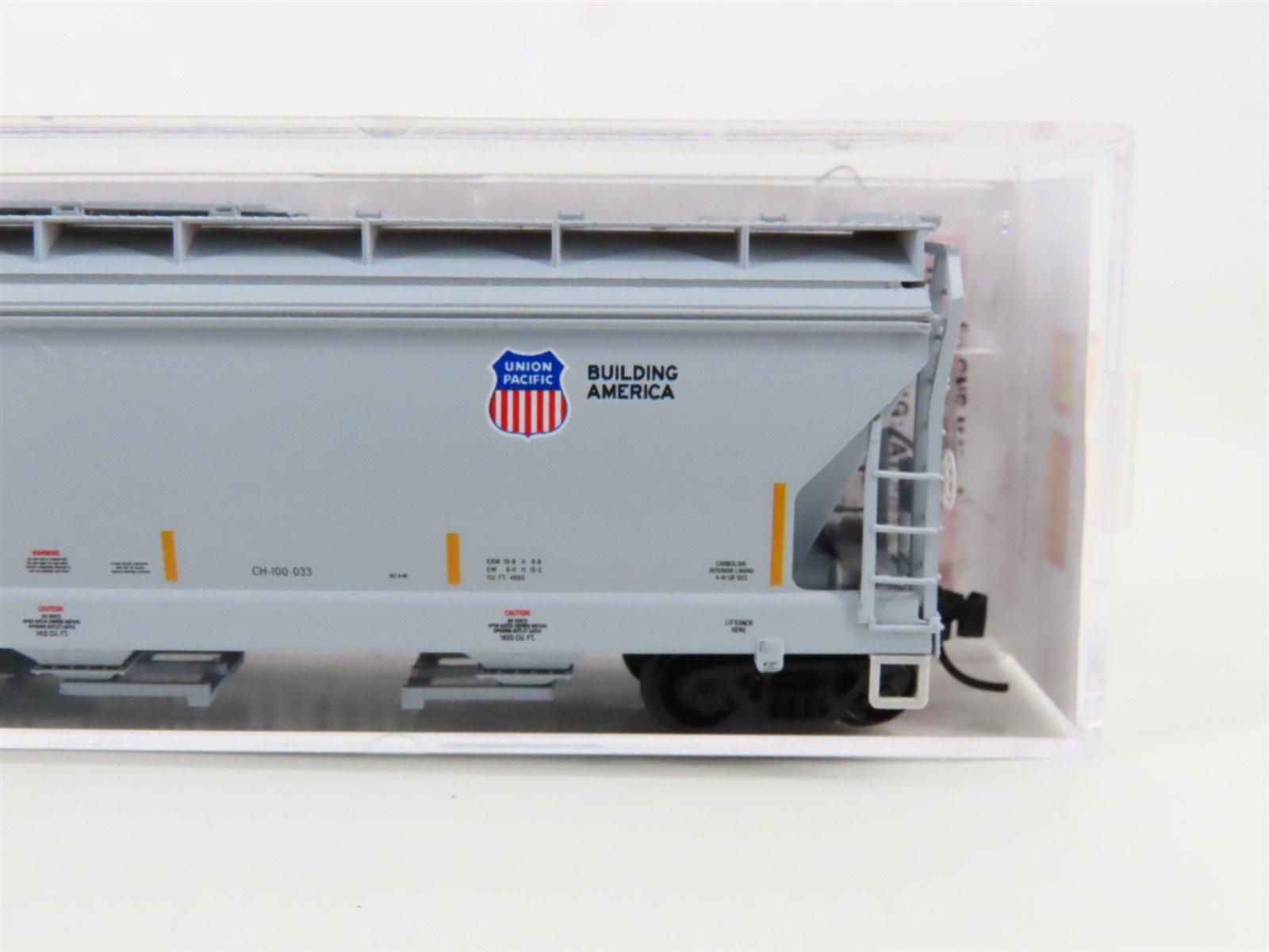 N Scale Micro-Trains MTL 09400602 SP Union Pacific 3-Bay Covered Hopper #496441