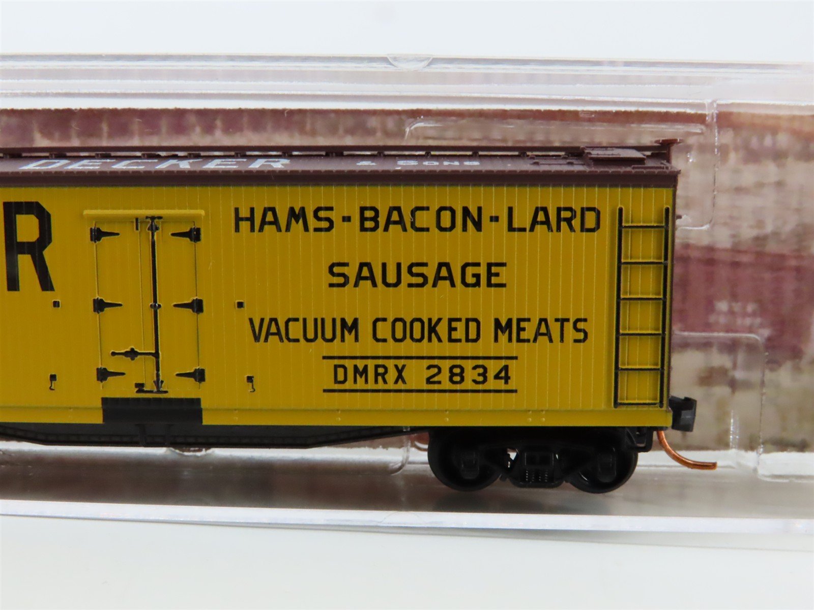 N Scale Micro-Trains MTL 04900640 DMRX Decker 40' Wood Reefer #2834